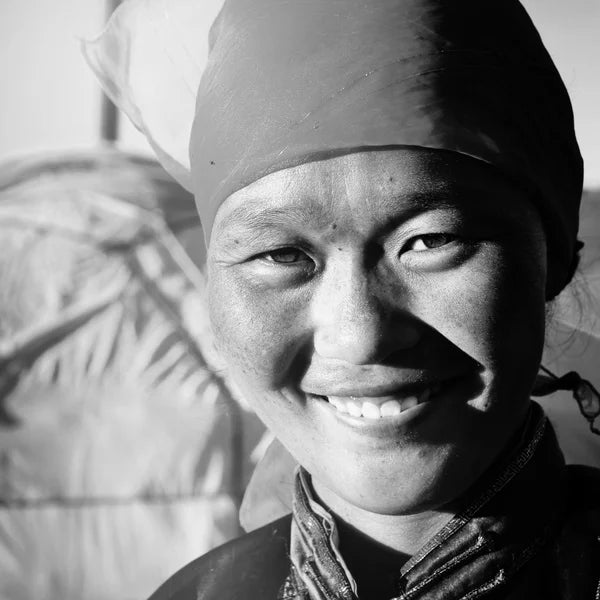 depositphotos_98783612-stock-photo-smiling-mongolian-woman.webp